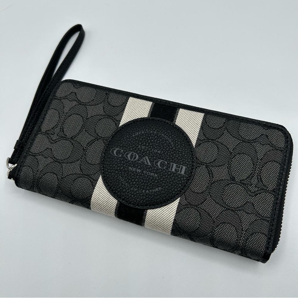 Dempsey Wallet In Signature Jacquard With Stripe And Coach Patch
